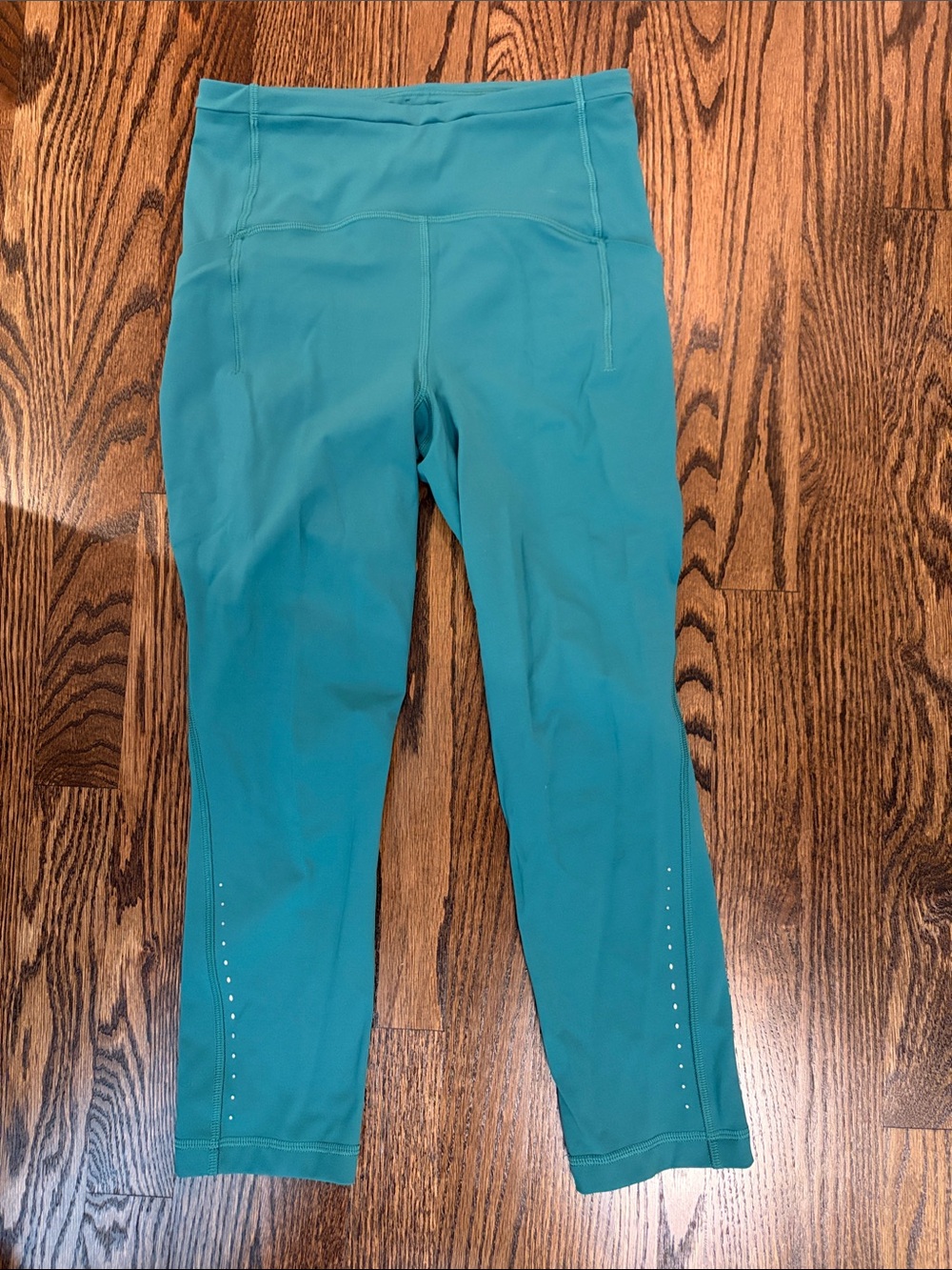 lululemon athletica Teal Women's Capri Leggings fast and free 25”